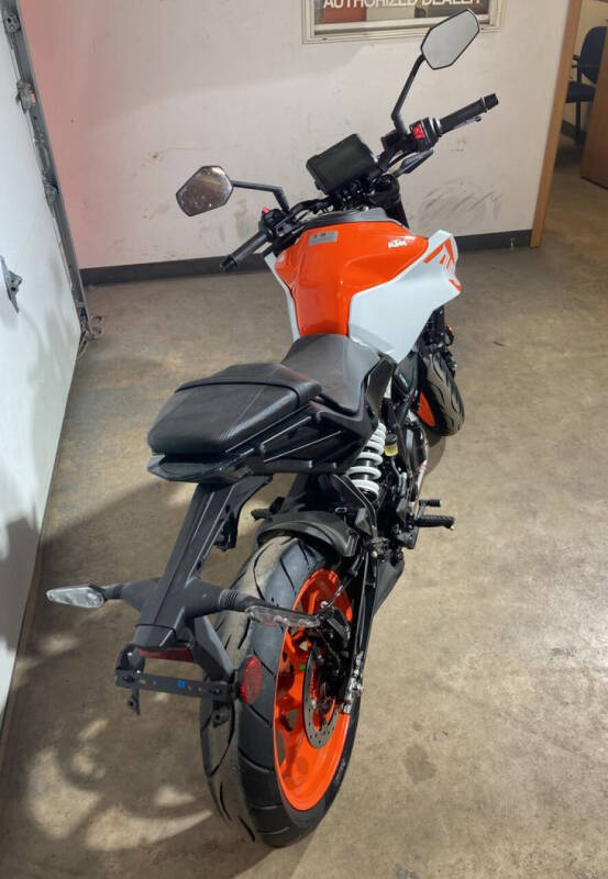 2024 KTM 250 Duke