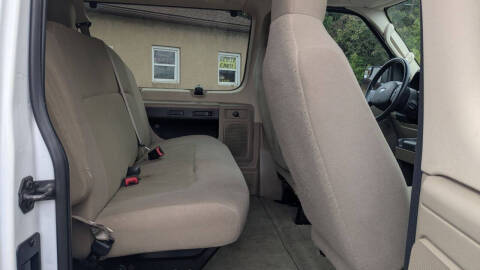 2011 Ford E-Series E-350 SD XLT