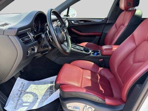2023 Porsche Macan T
