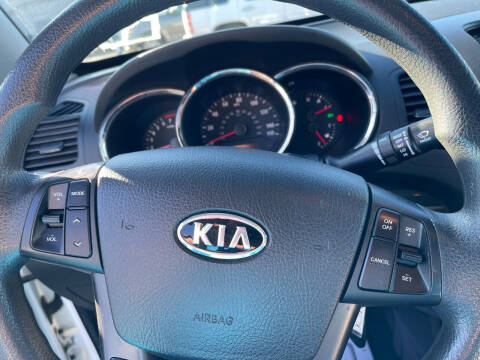 2013 Kia Sorento LX
