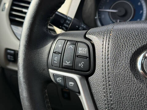 2015 Toyota Sienna XLE Premium 8-Passenger