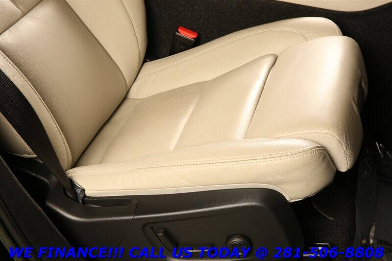 2023 Volvo XC40 B5 Plus Bright Theme