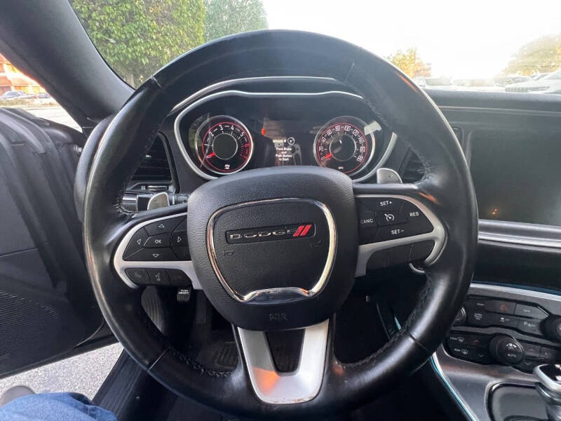 2016 Dodge Challenger 392 HEMI Scat Pack Shaker