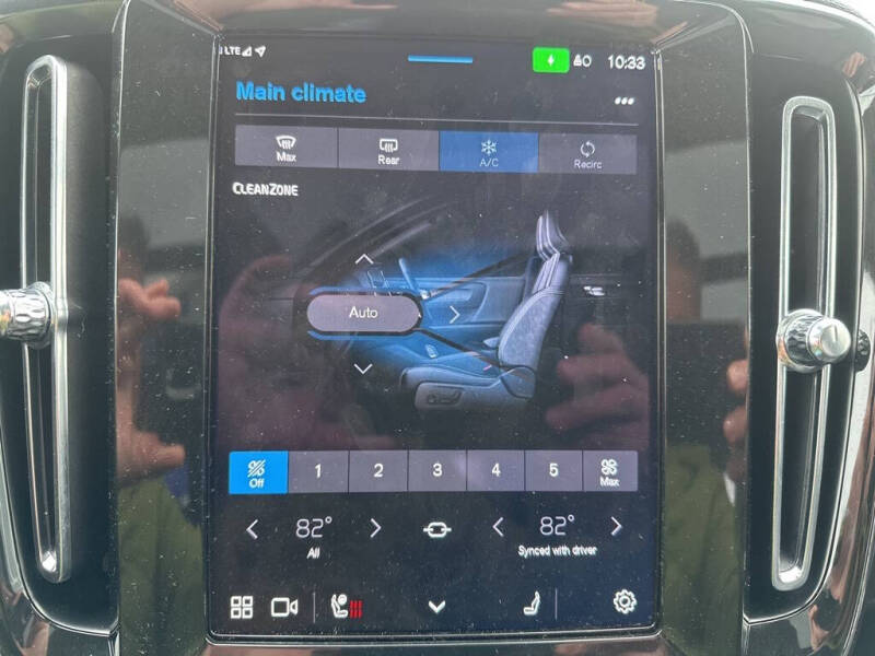 2025 Volvo XC40 B5 Core Bright Theme