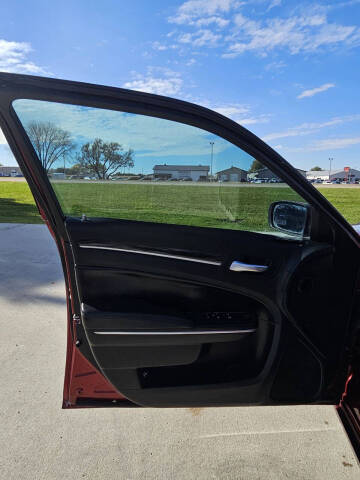 2016 Chrysler 300 Limited