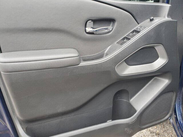 2023 Nissan Frontier SV