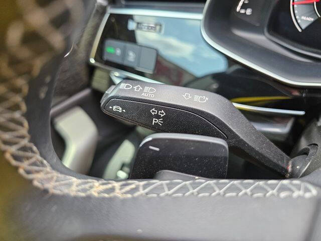 2022 Audi Q8 quattro Premium Plus 55 TFSI