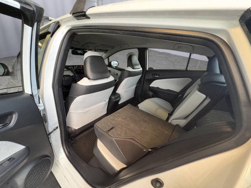 2022 Toyota Prius XLE AWD-e