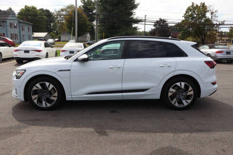 2022 Audi e-tron quattro Premium