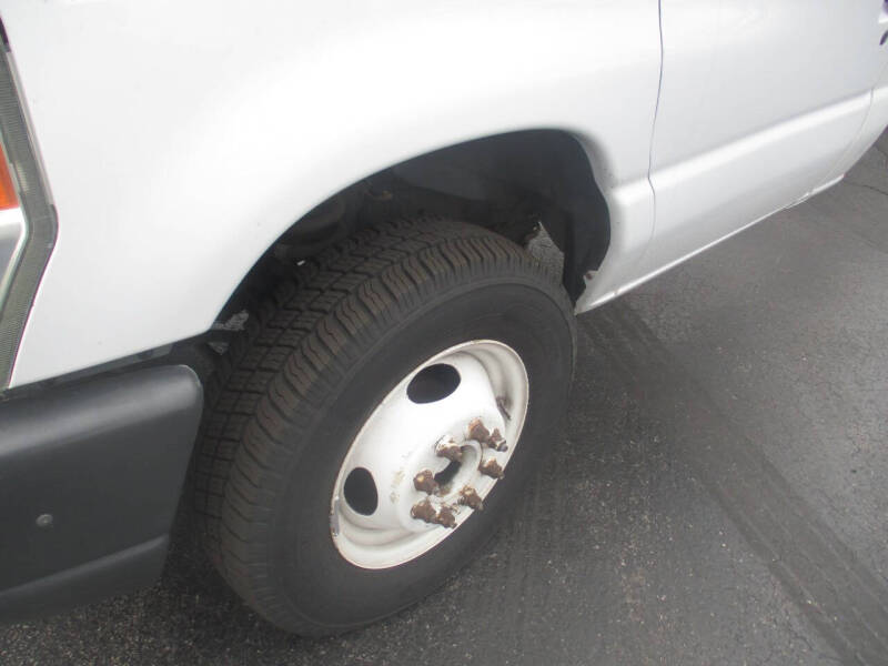 2011 Ford E-Series E-450 SD