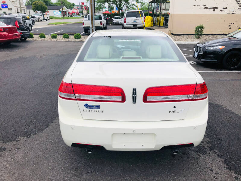 2012 Lincoln MKZ Base photo 5