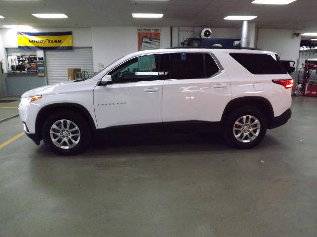 Used 2021 Chevrolet Traverse 1LT with VIN 1GNEVGKW5MJ107487 for sale in Platteville, WI