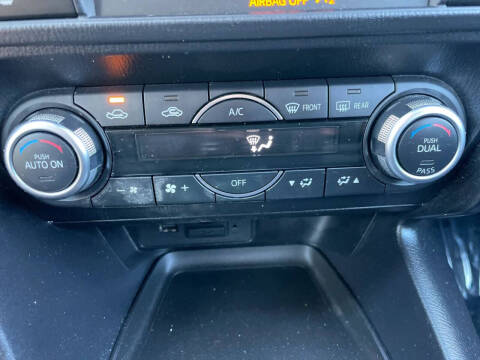 2018 Mazda MAZDA3 Touring