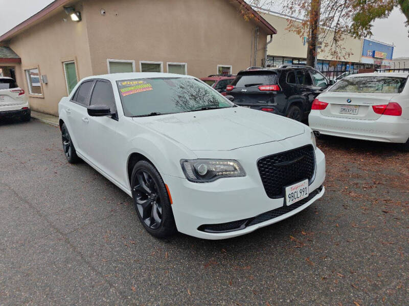 2022 Chrysler 300 Touring
