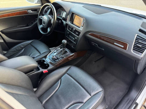 2012 Audi Q5 3.2 quattro Premium Plus