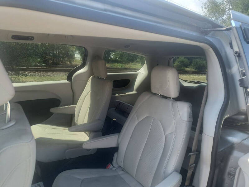 2017 Chrysler Pacifica LX