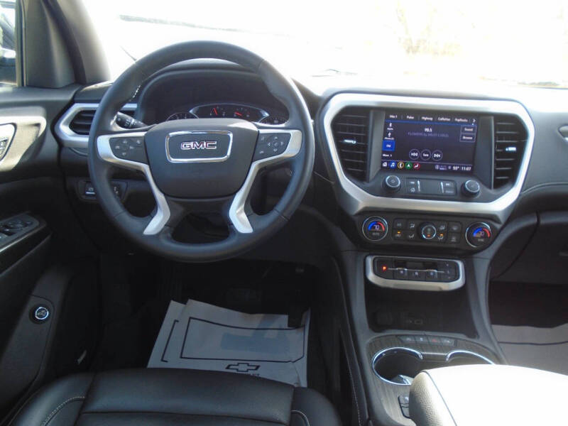 2023 GMC Acadia SLT