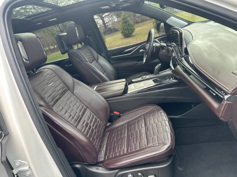 2023 Cadillac Escalade-V ESV