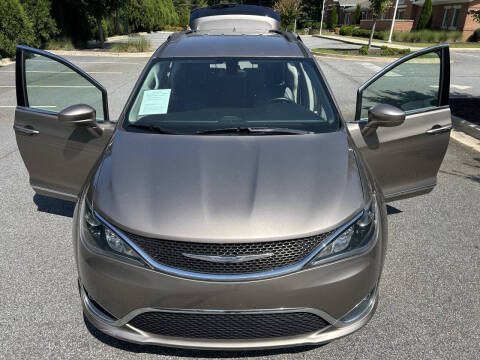 2017 Chrysler Pacifica Touring-L