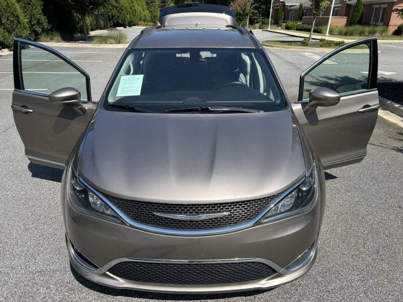 2017 Chrysler Pacifica Touring-L