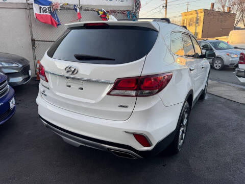 2017 Hyundai Santa Fe SE