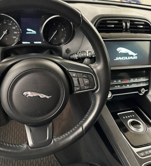 2020 Jaguar F-PACE 25t Premium