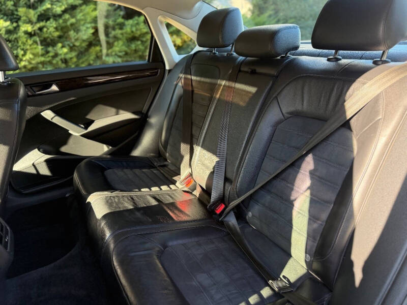 2015 Volkswagen Passat 2.0L TDI SEL Premium