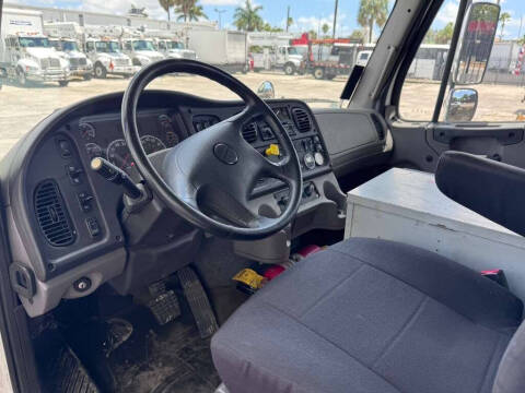 2017 Freightliner M2 106