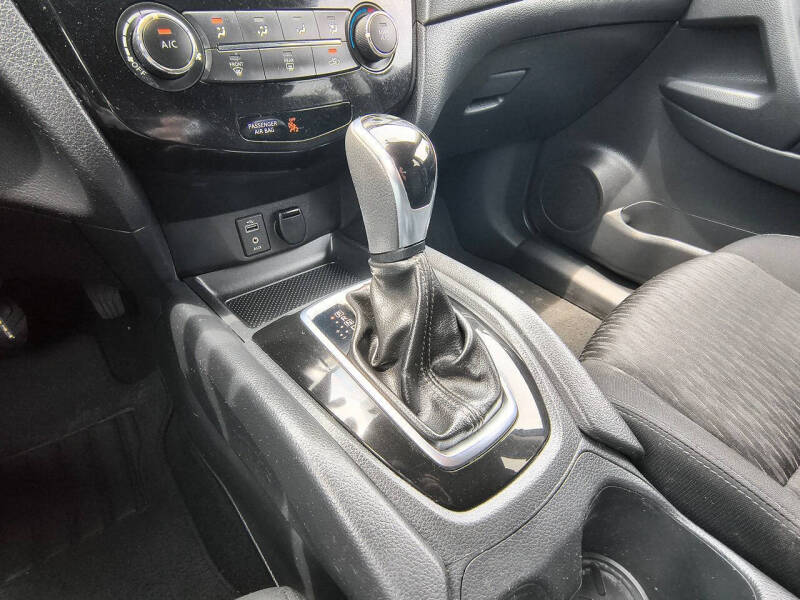 2017 Nissan Rogue S