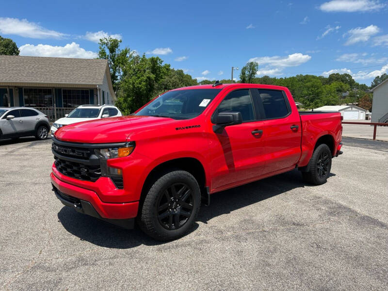 2023 Chevrolet Silverado 1500 Custom photo 3