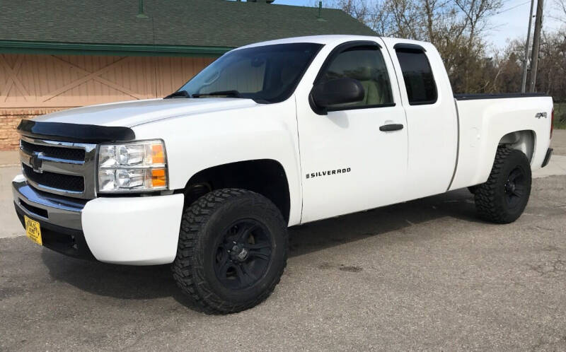 2008 Chevrolet Silverado 1500 for sale at Central City Auto West in Lewistown MT