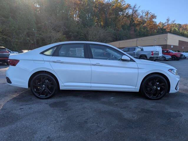 2025 Volkswagen Jetta SE