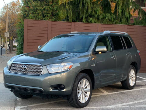 2010 Toyota Highlander Hybrid for sale at KG MOTORS in West Newton MA