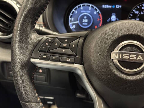 2022 Nissan Kicks SR