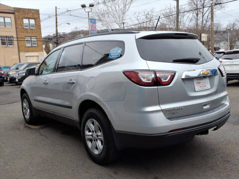 2017 Chevrolet Traverse LS