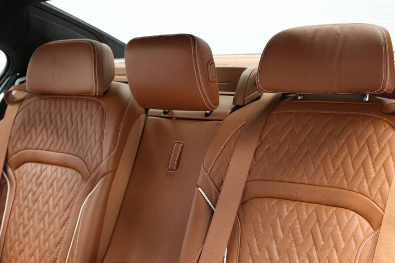 2022 BMW 7 Series M760i xDrive