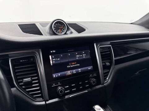 2017 Porsche Macan