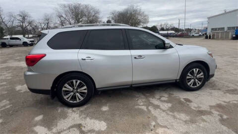 2018 Nissan Pathfinder SV