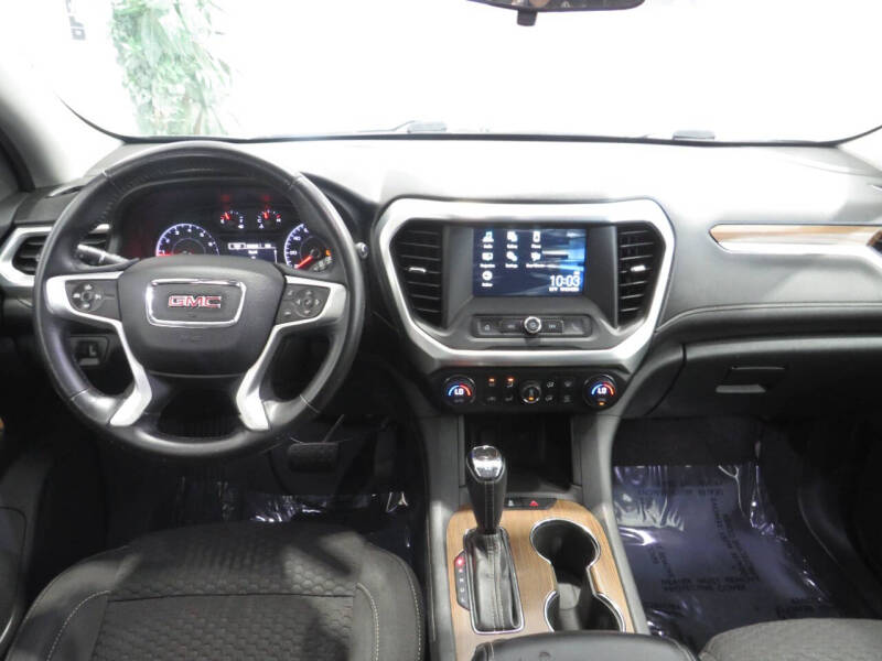 2017 GMC Acadia SLE-1