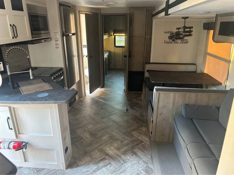 2023 Palomino 32bhqs