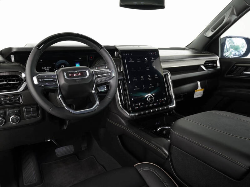 2025 GMC Yukon Elevation