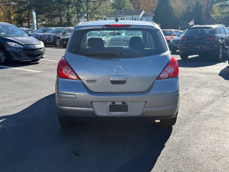 2009 Nissan Versa 1.8 S