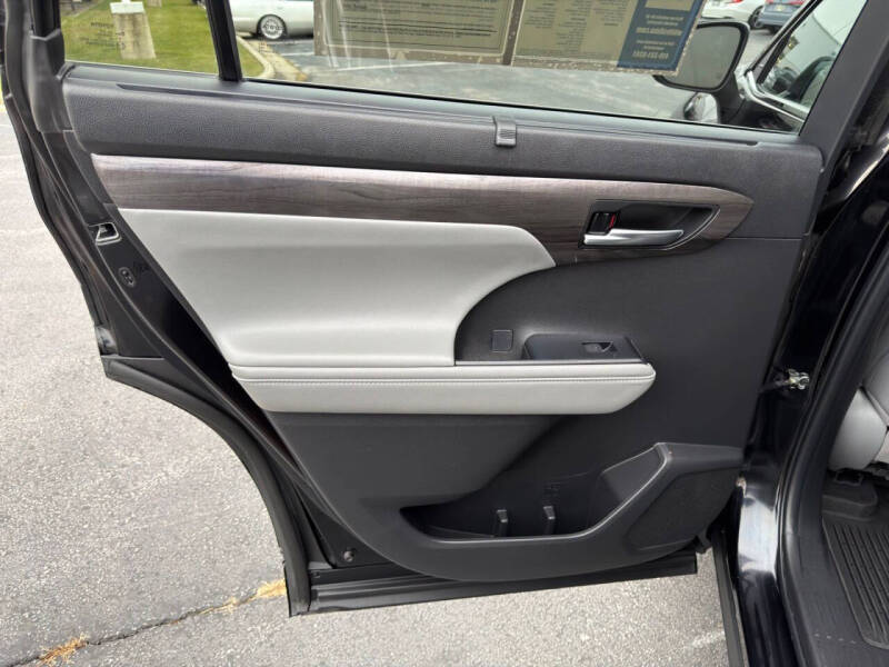 2022 Toyota Highlander Hybrid Limited