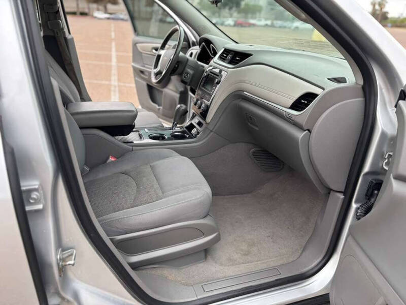 2017 Chevrolet Traverse LT