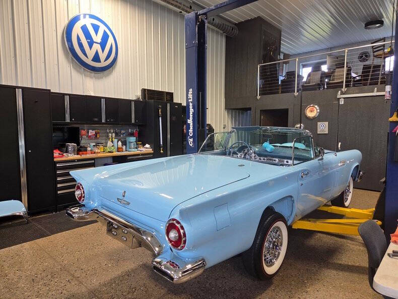 1957 Ford Thunderbird