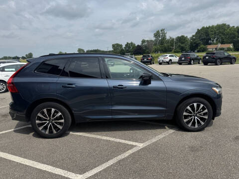 2024 Volvo XC60 B5 Plus Dark Theme