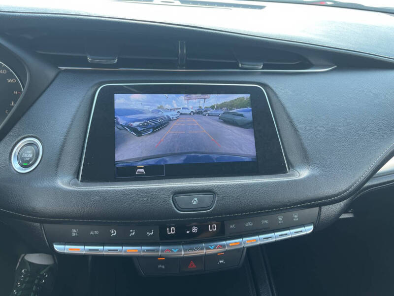 2023 Cadillac XT4 Premium Luxury