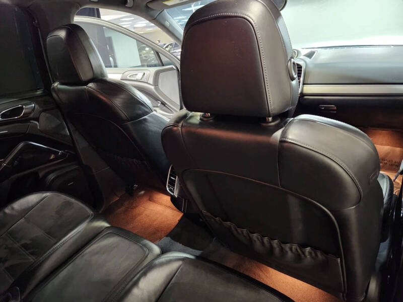 2013 Porsche Cayenne GTS