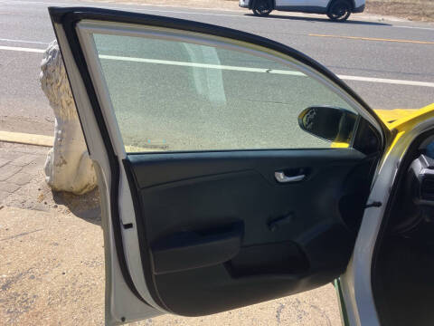 2018 Kia Rio 5-Door LX