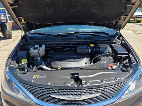 2017 Chrysler Pacifica Touring-L